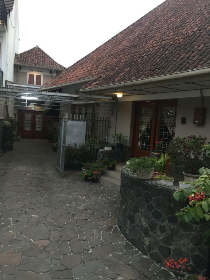 De Riau Guesthouse Бандунг Екстер'єр фото