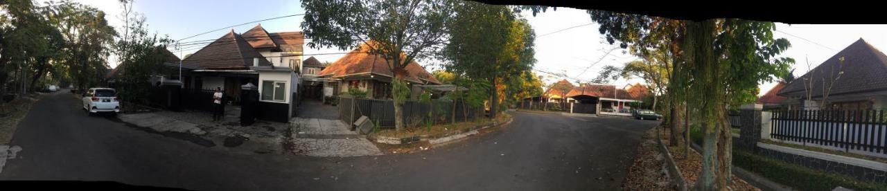 De Riau Guesthouse Бандунг Екстер'єр фото